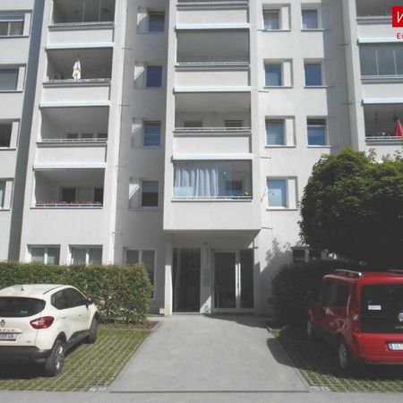 Sonnige 3-Zimmer-Wohnung mit perfekter Infrastrukur! Traumhafte Aussicht Am Bindermichl durch Loggia mit Balkonverglasung! - Photo 3