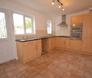 2 bedroom semi-detached house to rent - Photo 5