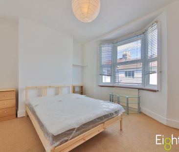 4 bedroom terraced house to rent - Photo 6