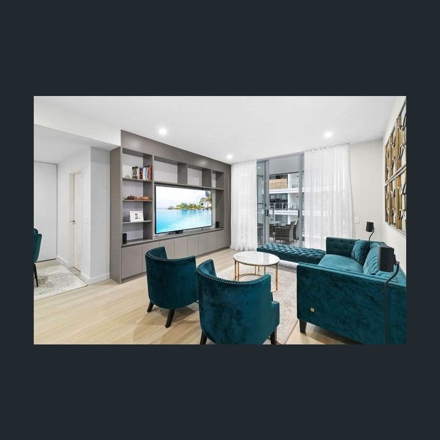 Amazing location with plenty of natural sunlight ! - Photo 1