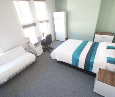 FANTASTIC STUDENT HOUSE SHARE AVAILABLE FOR NEXT ACADEMIC YEAR - Photo 3