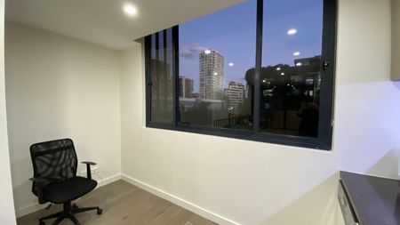 Split floor North facing 2 Bedroom Apartment in Waterloo near Zetland - Photo 2