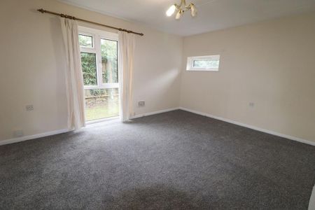 2 bedroom maisonette to rent - Photo 2