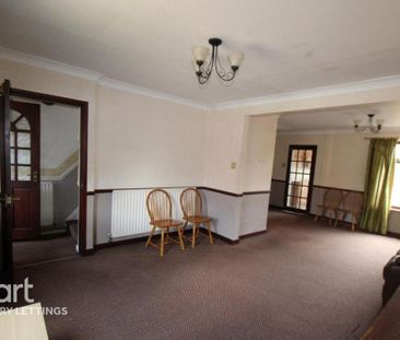 3 bedroom semi-detached house to rent - Photo 2