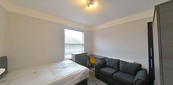 Groovy Towers, Leicester Road, Loughborough, LE11 - Photo 2