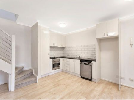 Modern 2BR Dual Level Home In The Heart Of Oakleigh - Photo 2