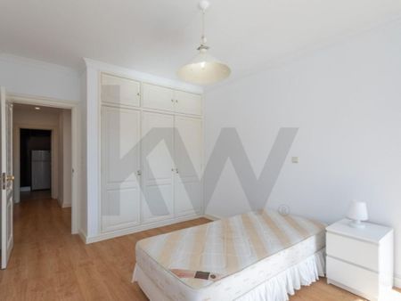 2 room luxury Apartment for rent in Cascais, Portugal - Photo 3