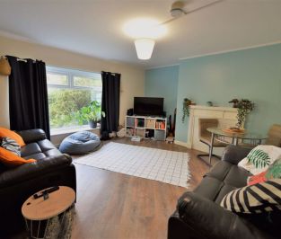 3 bedroom Flat in Flat 6, Leeds - Photo 6