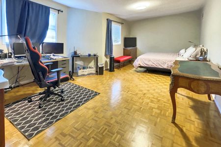 For Lease - 920 College Manor Drive, Newmarket, Ontario - Photo 5