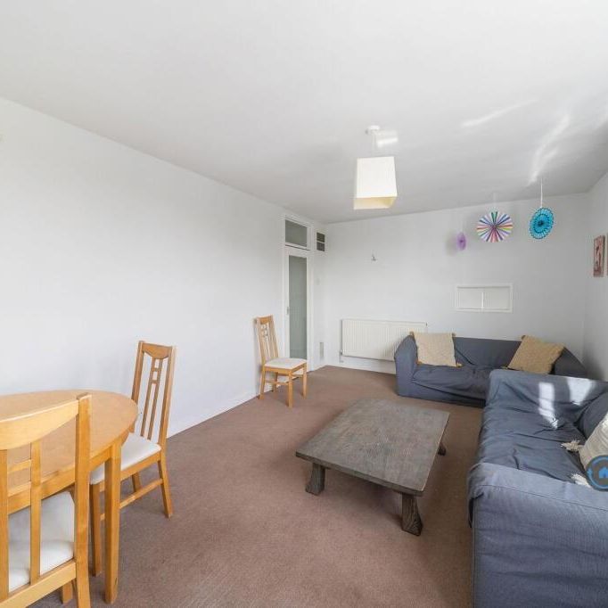 3 bedroom flat to rent - Photo 1