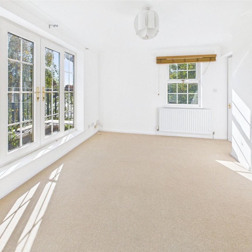 Cross Deep, Twickenham, TW1 - Photo 1