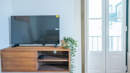 Beco de Santa Helena, Lisbon, Lisbon 1100-117 - Photo 3