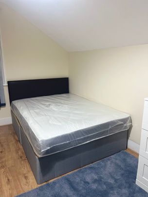 Room in a Shared House, Earlham Grove, E7 - Photo 1