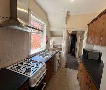 Sirdar Road, SO17 - Photo 4