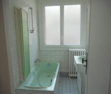 A louer Condé-en-Normandie dans le Calvados (14), Réf. 1836, rue de... - Photo 3