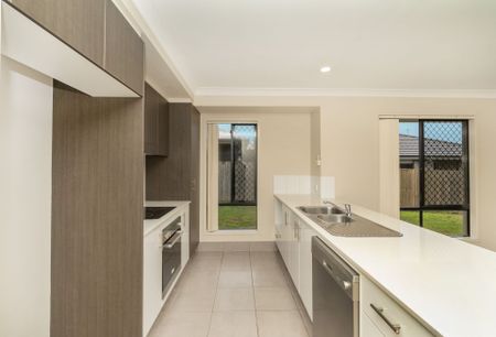 Four Bedroom Family Home In Hillcrest - Photo 5