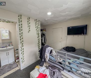 Room For Rent Tower Street, Pontypridd - Photo 3