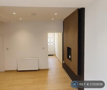 4 bedroom terraced house to rent - Photo 1