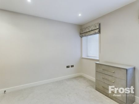 11 Station Road, Gerrards Cross,SL9 - Photo 2
