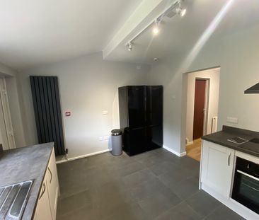 8 Bed Semi-Detached House, Rutland Avenue, L17 - Photo 6