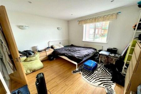 Pacific Close, SO14 - Photo 5