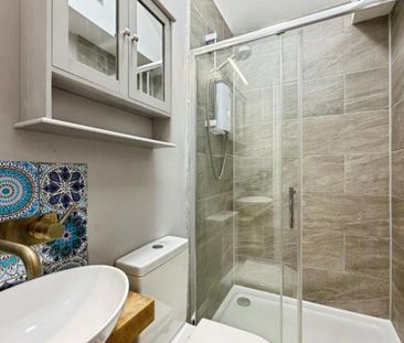 A beautifully presented semi detached home offering modern yet char... - Photo 4