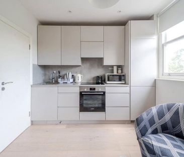 Studio to rent - Photo 1