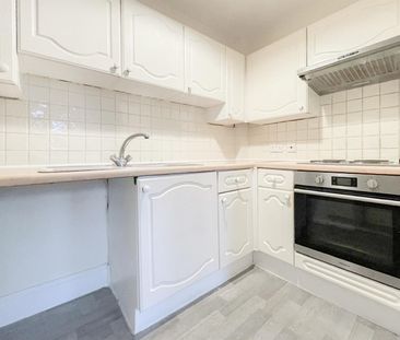 Marina, St Leonards, TN38 0BU - Photo 3