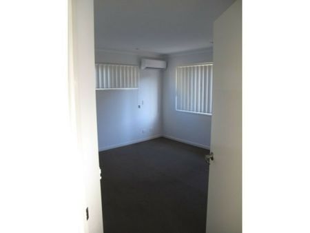 Looking for a fabulous split-level family home? - Photo 3