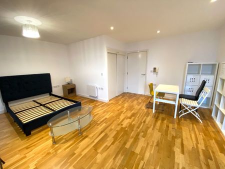 Studio Flat, Piccadilly Place, M1 - Photo 5