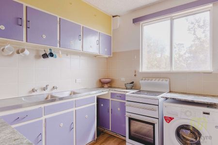 Charming Two-Bedroom Apartment - Photo 5