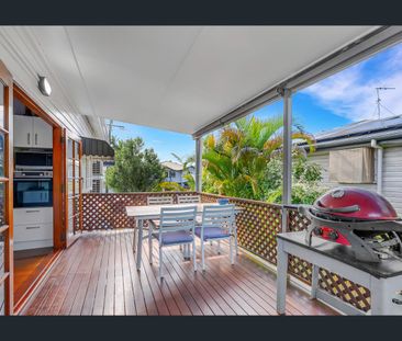 Cute Queenslander, Walking Distance to CBD - Photo 3