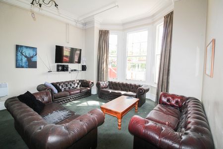 28 Bedroom Studio Complex Open ended tenancies - Available Now - Photo 3