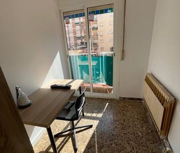 Travessera de Gràcia, Barcelona, Catalonia 08027 - Photo 4