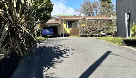 Peace and Tranquility yet so close to town! - Photo 3