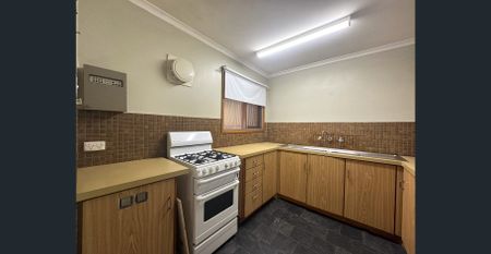 Affordable Family 3 Bedroom Living! - Photo 2