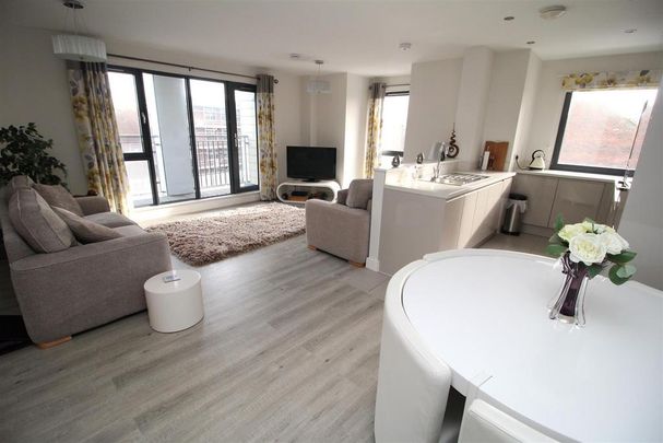 2 bedroom apartment to rent - Photo 1