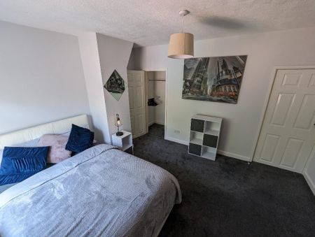 3 bedroom terraced house to rent - Photo 4