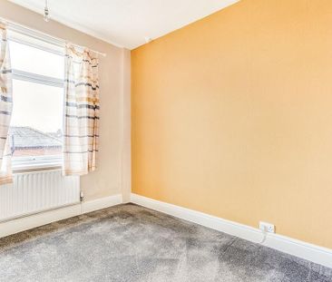 4 bedroom terraced house to rent - Photo 2