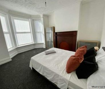 5 bedroom property to rent in Salford - Photo 2