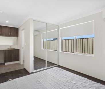 Private Ensuite Room in Modern Co-Living Home - Ideal for FIFO & Wo... - Photo 1