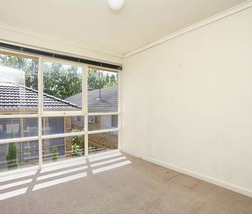 16/10 Ashby Grove, Eaglemont VIC 3084 - Photo 2