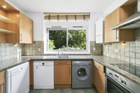 2 Bedroom Flat To Let - Photo 5