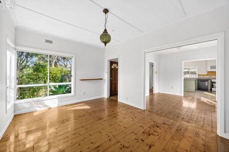 Charming 2-Bed Home in the Heart of Thomson - Photo 2
