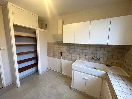 Location Appartement 2 pièces 63m² - Photo 5