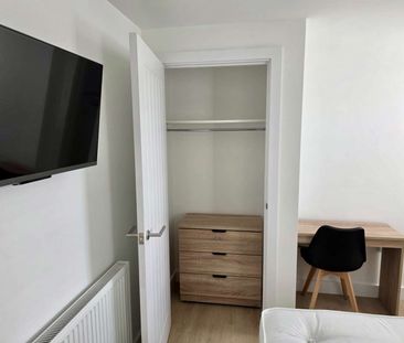 Flat 1 Room 6 - Photo 5