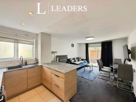 2 bedroom flat to rent - Photo 2