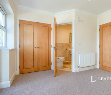 4 bedroom detached house to rent - Photo 5