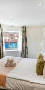 1 bedroom flat in Montaigne Close - Photo 3