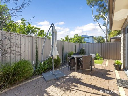 STUNNING HOME IN THIS QUIET AND CONVENIENT LOCATION!! - Photo 2